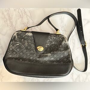 Gucci Vintage Accessories Collection Black Distressed Leather Crossbody Bag